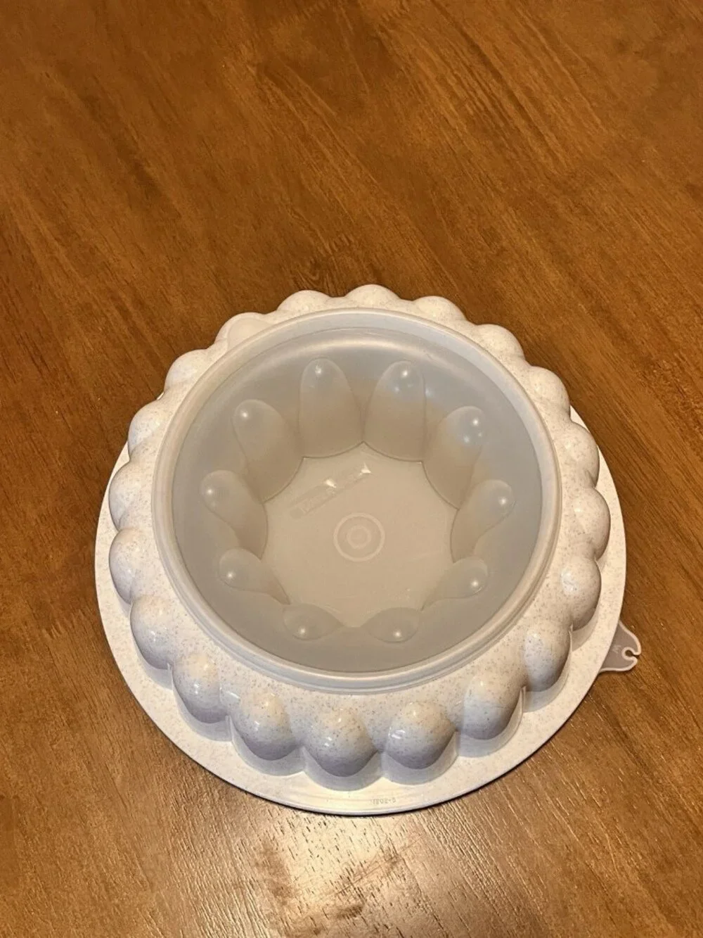Vtg Tupperware 1202 & 1201 White Speckled 9